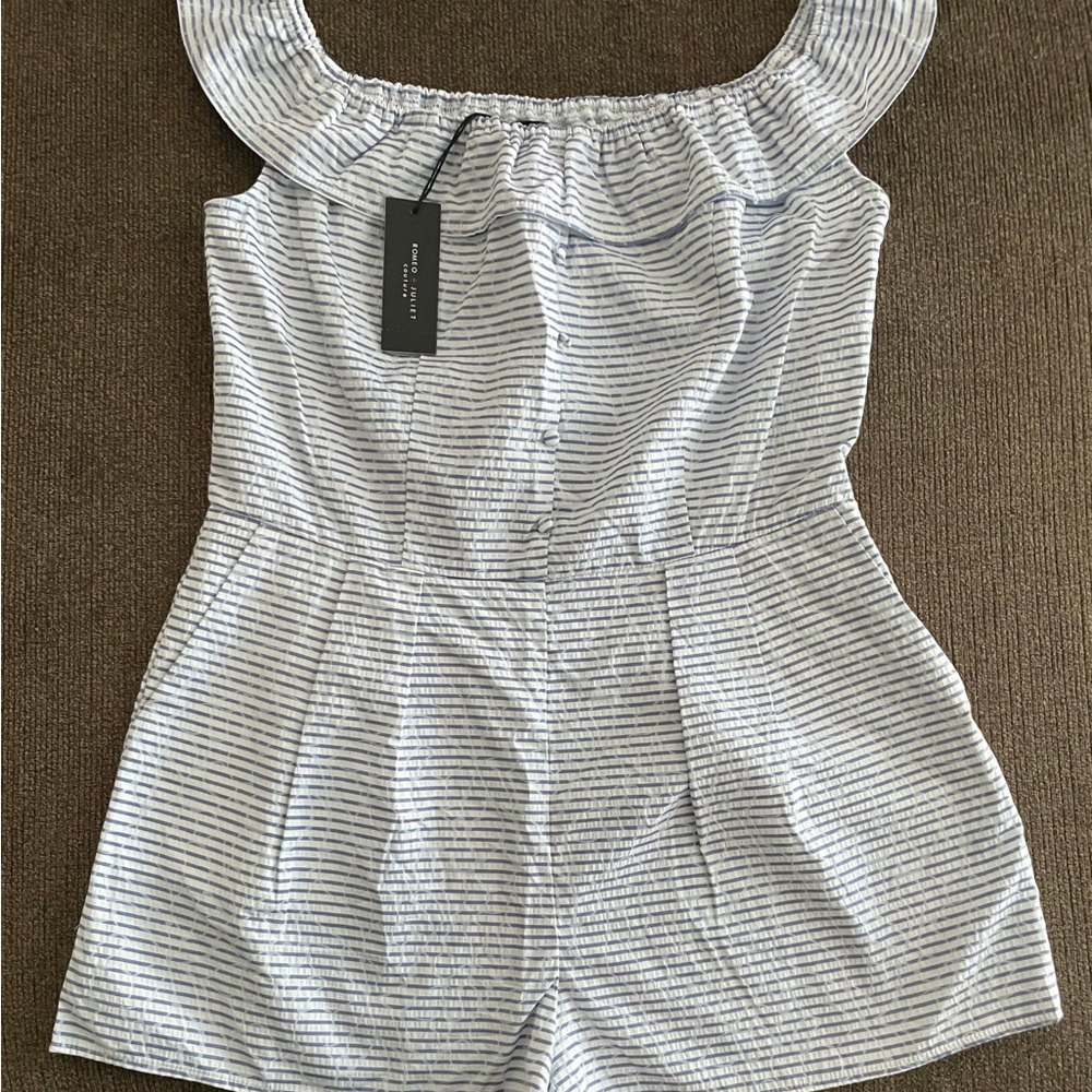 NWT Women’s Romeo + Juliet Couture Blue/White Striped On/Off Shoulder Romper L